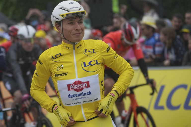 Geletruidrager Jasper Philipsen moet teleurstelling slikken in Tour de France: 'Het is jammer'