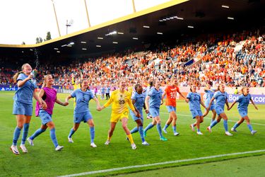 Miljoenen fans zijn getuige van historie Vivianne Miedema en prachtig openingsduel Oranje Leeuwinnen op EK