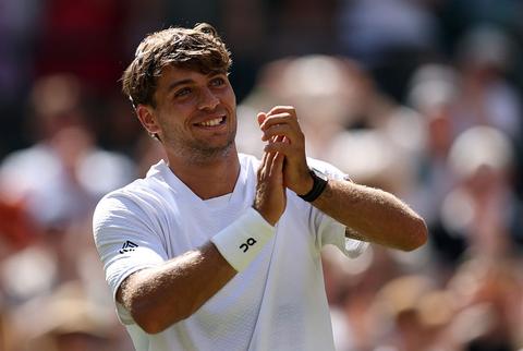Toptennisser doet Cristiano Ronaldo na op Wimbledon, teleurstelling voor rivaal met verloofde op tribune