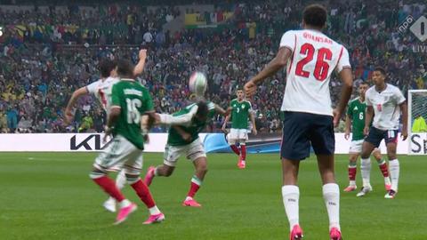 Scheidsrechter Mexico-Engeland volop in schijnwerpers: twee 'gemiste' rode kaarten