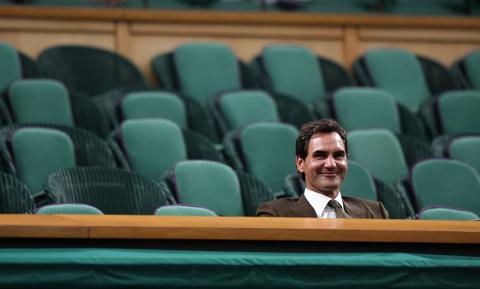 Tennisicoon Roger Federer blijft tot het bittere eind op Wimbledon: 'De 44-jarige kreeg veel respect van de fans'