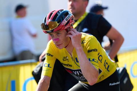 Live Tour de France | Lastige etappe voor renners in hitte, problemen door natuurramp