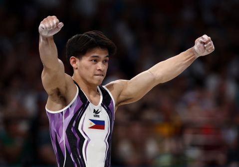 Gratis eten, autolampen en een appartement: turner overladen met bizarre cadeaus na historisch goud op Olympische Spelen