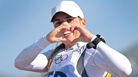 Zeilster Marit Bouwmeester officieel olympisch kampioen: gouden mama vaart 'overbodige' medalrace