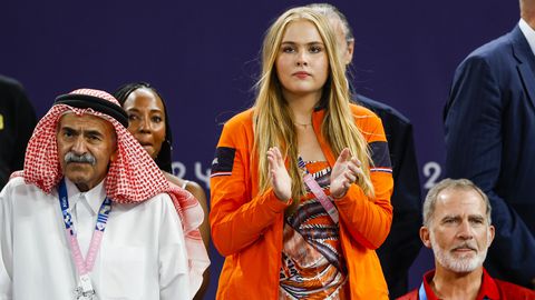 Prinses Amalia is 'beschermeling' van man waarnaast ze zit bij Olympische Spelen, aldus buitenlandse media