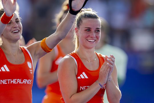 Hockeyster Joosje Burg merkt nieuwe sfeer in Parijs en moet de knop omzetten: 'Het is heel anders'