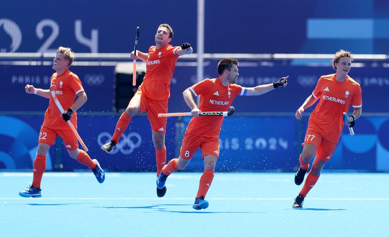 De mooiste beelden van de Oranje-hockeyers: uitzinnige vreugde na bereiken finaleplaats Olympische Spelen