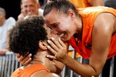 De 3x3 basketballers zijn door het dolle heen / Getty Images