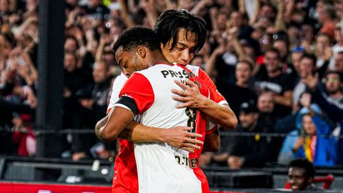 Feyenoord deelt eerste tik uit aan José Mourinho: knotsgekke slotfase zorgt voor zege op Fenerbahçe