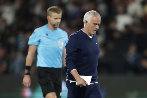 José Mourinho daagt na Feyenoord - Fenerbahçe Nederlandse verslaggever uit: 'Welkom in de hel'
