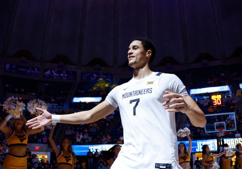 Hoe 2,13 meter lange Nederlandse NBA-ster zijn inmiddels verloofde ontmoette: 'Zou ik niet aanraden'