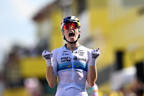 LIVE Tour de France Femmes | Demi Vollering jaagt vol op gele trui in Frankrijk
