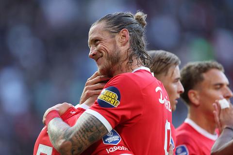 LIVE Conference League | FC Twente laat na rust geen spaan heel van Slowaakse tegenstander