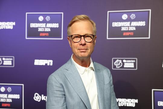 Bekende commentator (66) openhartig over 'slechte sfeer' bij NOS: 'Dáár ga ik dus nooit werken!'