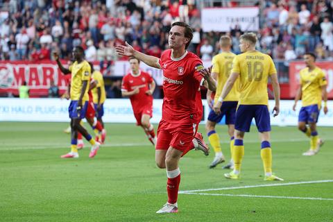 LIVE Conference League | FC Twente op rozen na twee razendsnelle treffers