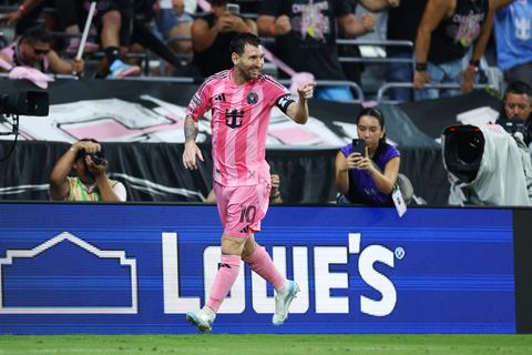 Lionel Messi (39) blinkt wéér uit en pakt nog geen maand na verloren WK-finale nieuw record