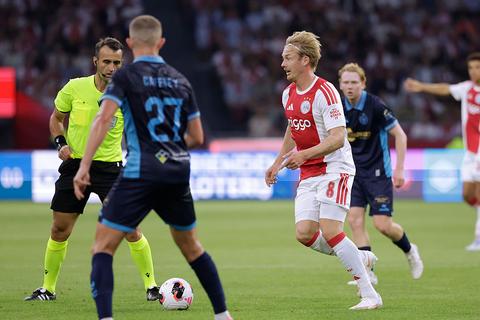 Ajax zet grote stap richting play-offs Conference League bij debuut van topaanwinst Julian Brandt