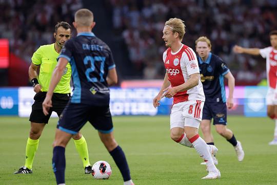 Ajax zet grote stap richting play-offs Conference League bij debuut van topaanwinst Julian Brandt