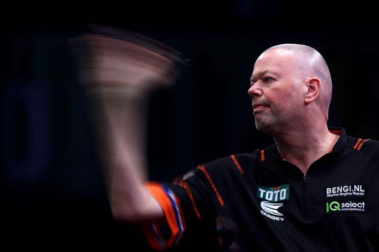 Raymond van Barneveld is verliefd op weer een ander pijltje: 'Had ik eerder moeten doen'