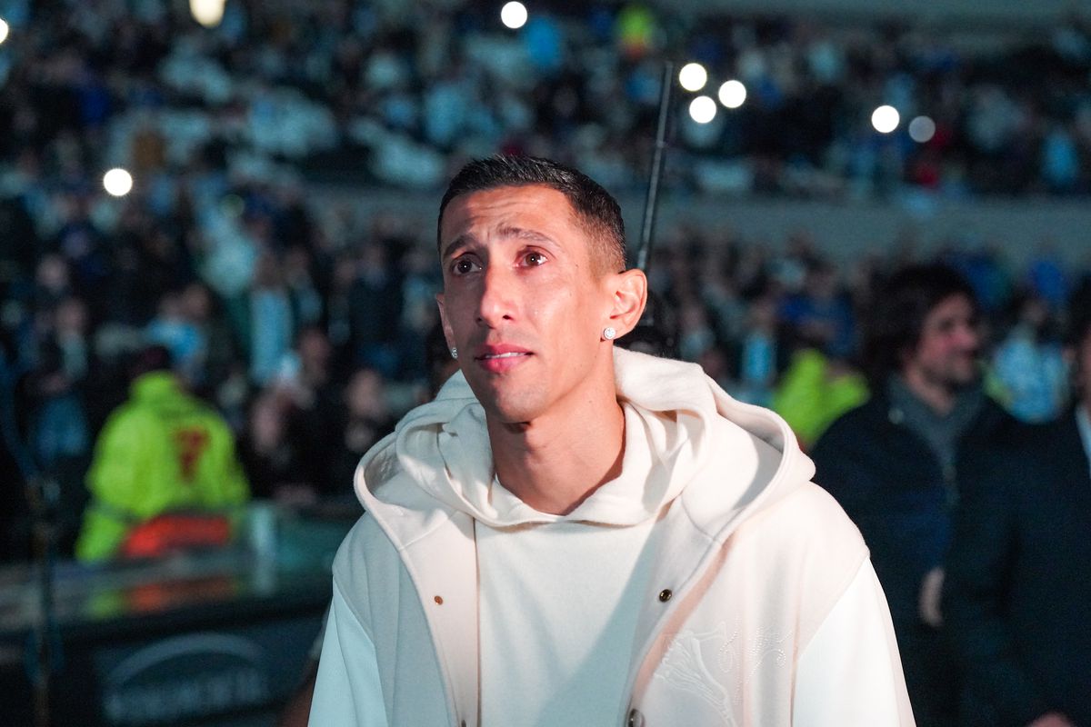 'Van Gaal-hater' Angel Di María in tranen bij emotioneel afscheid na zege Argentinië