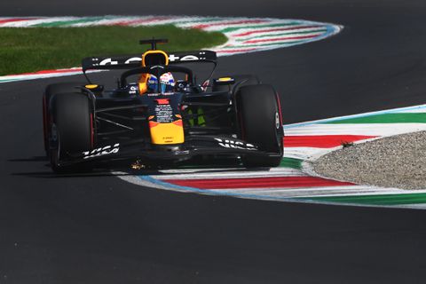 Fenomenale Max Verstappen stunt met pole position tijdens zenuwslopende kwalificatie op Monza