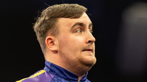 Topdarter Luke Littler breekt zijn belofte alweer en betreedt het vijandige hol van de leeuw