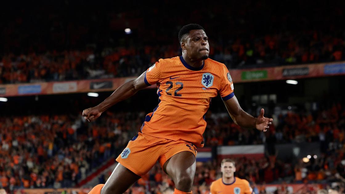 Denzel Dumfries nadert Oranje-prestatie van bondscoach Ronald Koeman ...