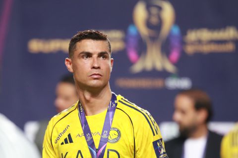 Boze Cristiano Ronaldo duwt fan weg in aanloop naar beladen middag voor Portugal