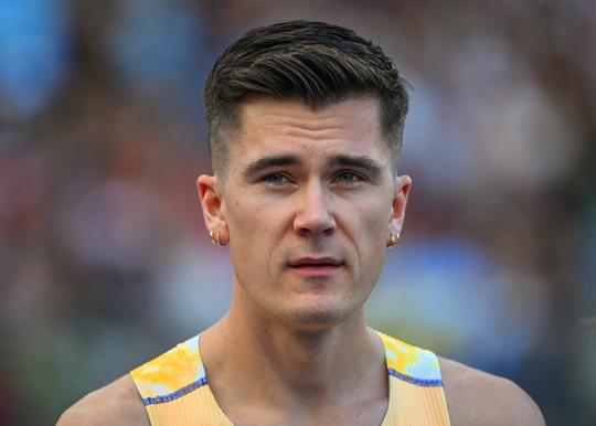 Topatleet (25) haalt tijdens Diamond League hard uit naar 'lafaards': 'De rest was een stel losers'