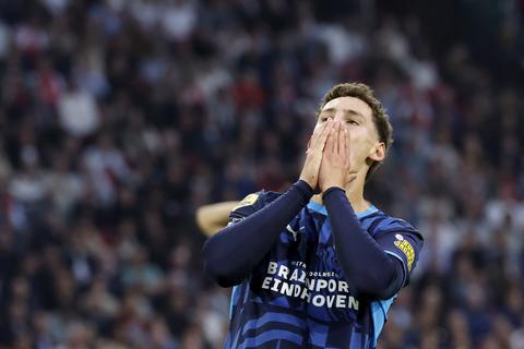 Scheidsrechtersbaas Eredivisie keihard in oordeel over beuk PSV'er Ruben van Bommel tegen Ajax