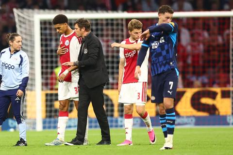 Ajax komt met update over aangeslagen Aaron Bouwman na beuk van Ruben van Bommel