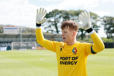 Scorende Ronald Koeman Jr. gaat de hele wereld over na historische prestatie: 'Een gestoord scenario'