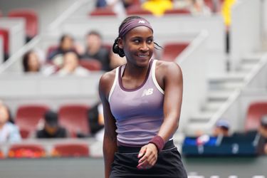 Coco Gauff dankt 'verboden tripje' met Carlos Alcaraz en mag op stoel zitten na winnen China Open