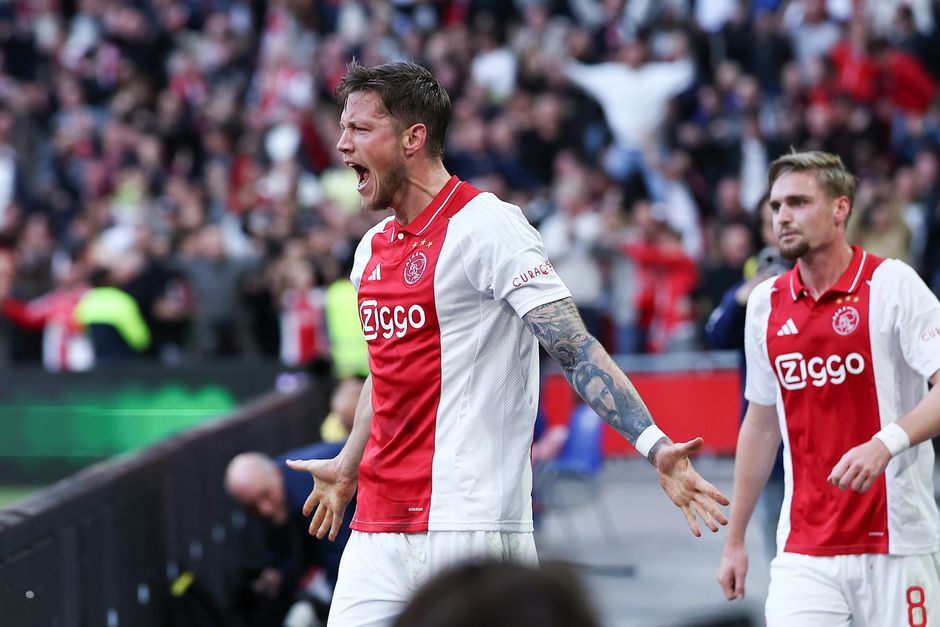 Invaller Wout Weghorst de grote man na late winst Ajax op FC Groningen