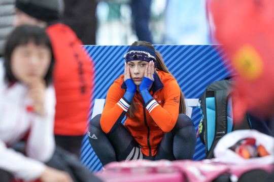 Twijfels over toekomst schaatstopper Femke Kok na unieke prestatie: 'Eigenlijk ben je gek als je het niet doet'