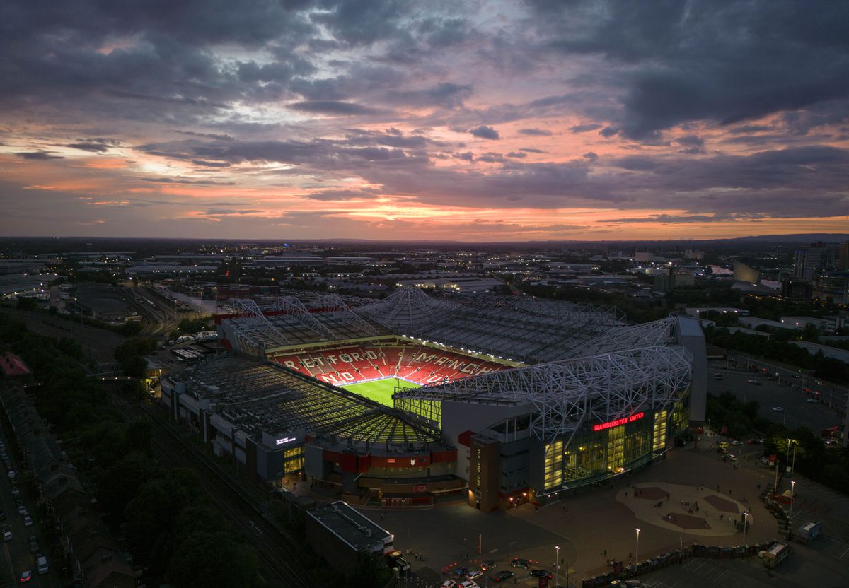 Manchester United stelt belangrijke (en dure) beslissing uit na sterke mening van fans