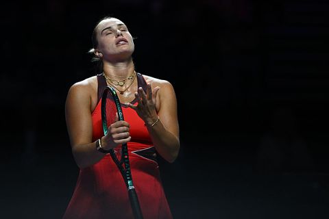 Gefrustreerde tennistopper Aryna Sabalenka jaagt eigen coach van tribune tijdens WTA Finals: 'Ik ging te ver…'