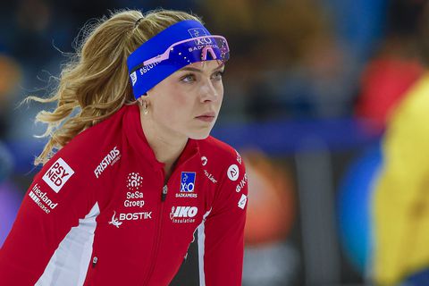 Schaatskampioenen zien nieuwe uitstraling dankzij 'mooie meiden': 'En de jongens zien er ook lekker uit'