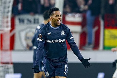 Prutsend Feyenoord laat gouden kans op stunt liggen en staat met rug tegen de muur in Europa League