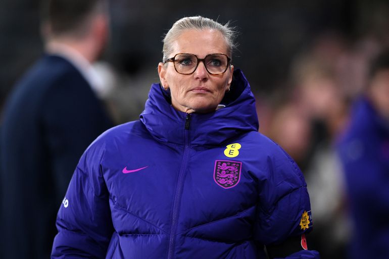 Topcoach Sarina Wiegman doet opvallende ontboezeming aan bekende presentatrice: 'Dat vind ik altijd een beetje eng'