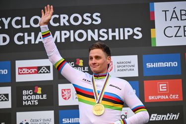 Meevaller voor Mathieu van der Poel in recordjacht: grote rivaal slaat WK over