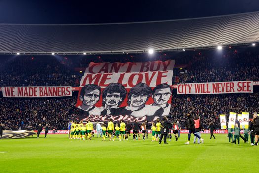 Feyenoord speelt in bekertoernooi tegen MVV met nog niet eerder vertoond vierde(!) shirt