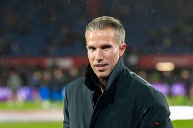 Feyenoord-trainer Robin van Persie doet opvallende uitspraak na ruime zege op PEC Zwolle: 'Klinkt misschien gek'