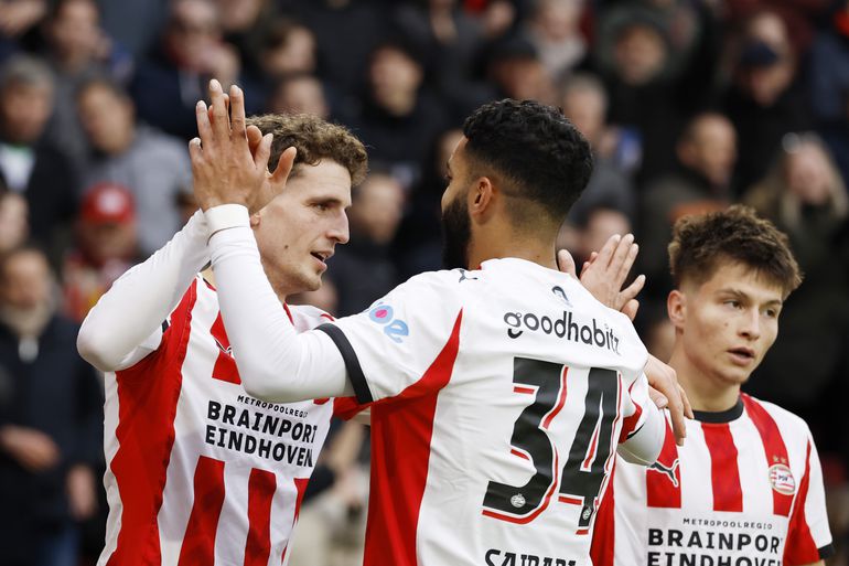 Live Eredivisie | Kan PSV zegereeks voortzetten op bezoek bij Heerenveen?