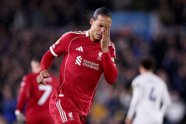 Arne Slot en Liverpool nog verder in de problemen door extreem late gelijkmaker Leeds
