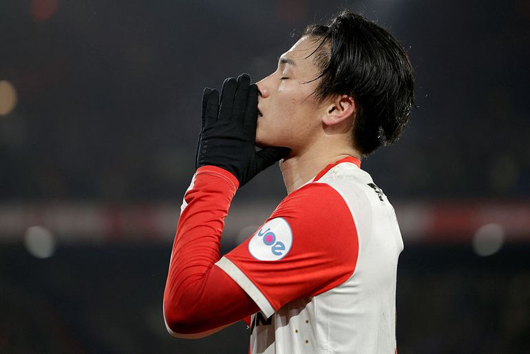 LIVE Eredivisie | Feyenoord na een helft al op grote voorsprong tegen PEC Zwolle dankzij hattrick Ueda
