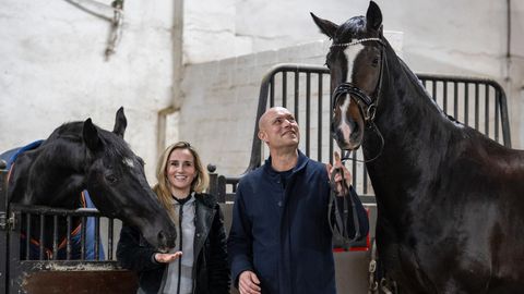 Nederlandse voetbaltrainer openhartig over ziekte van vriendin: 'Ziet het aan buitenkant eigenlijk nauwelijks'
