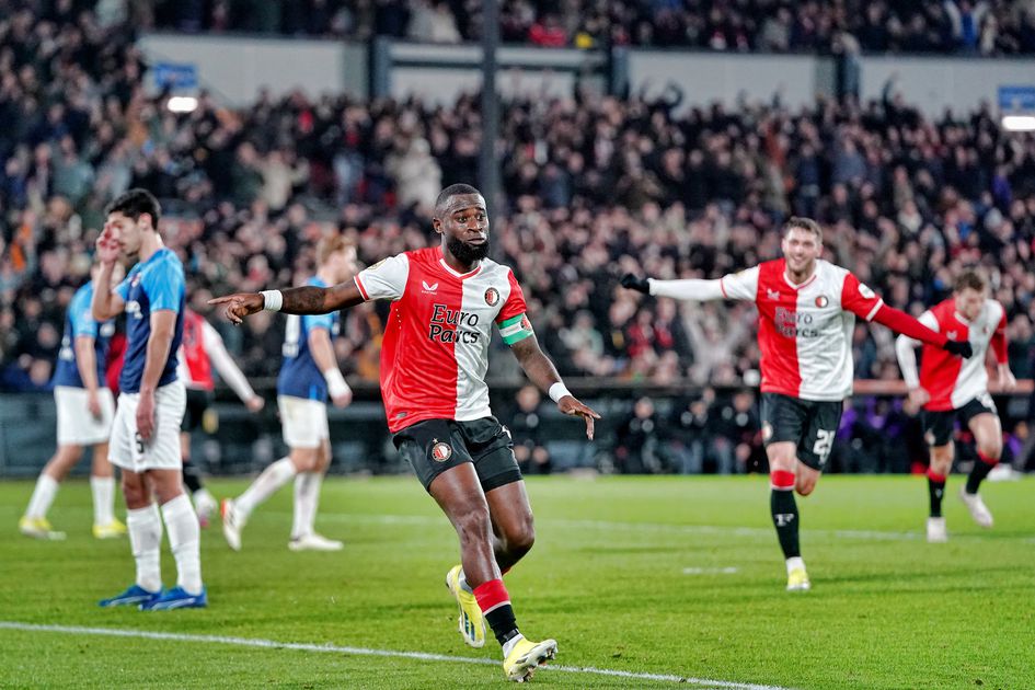 Feyenoord outclasses AZ in the KNVB Cup, and the failures of Timber and Trauner sink Arne Slot