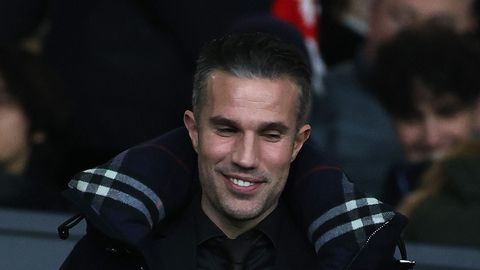 Robin van Persie brengt met speciale reden bezoek aan Erik ten Hag en Manchester United
