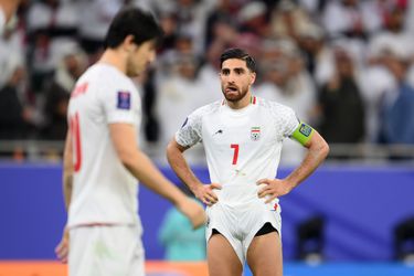 Scorende Alireza Jahanbakhsh strandt met Iran in halve finale Azië Cup, finale gaat tussen Qatar en Jordanië